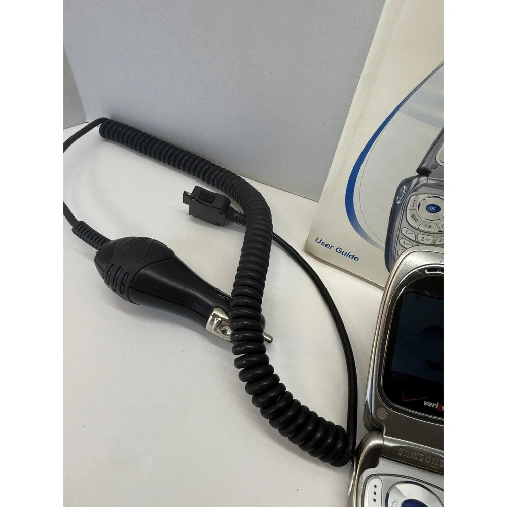 Samsung SCH-A670 - Gray and Silver ( Verizon ) Bundle